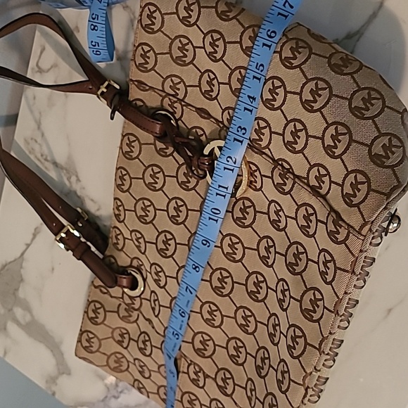 Michael Kors East West Monogram Travel Tote Bag Tan Brown Gold Hardware CarryAll - Picture 13 of 16